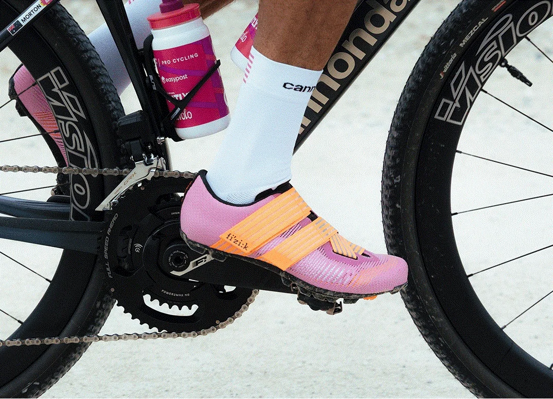 Las FI`zi:k Aeroweave se convierten en zapatillas gravel: Powerstrap Aeroweave X